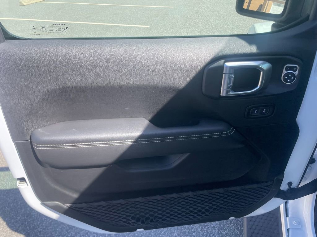 Used 2023 Jeep Wrangler Sahara image 11