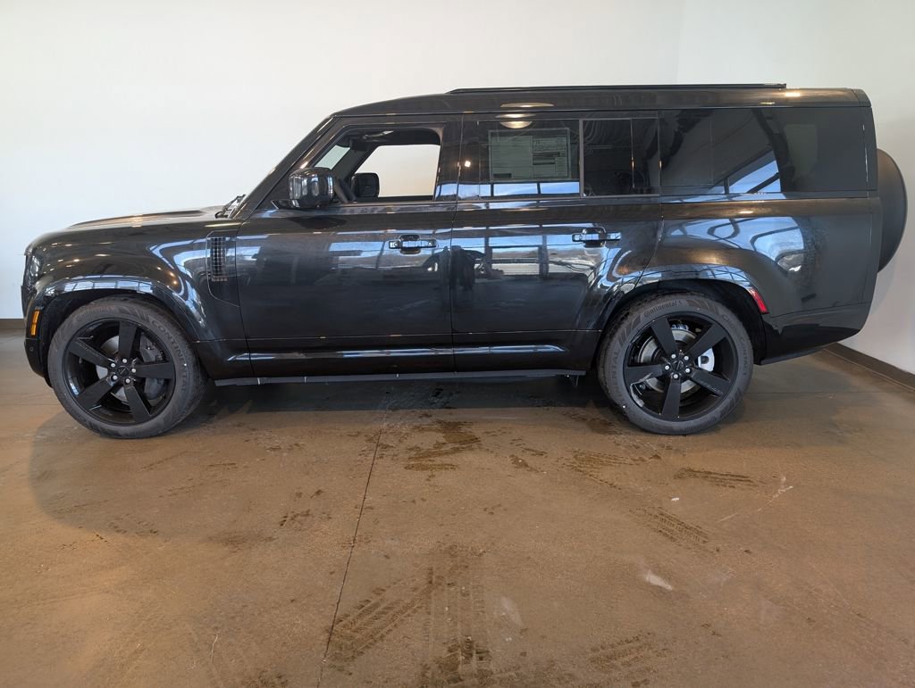 New 2026 Land Rover Defender 130 X-Dynamic SE image 3