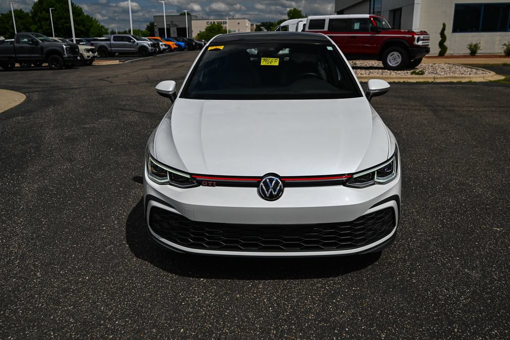 Used 2022 Volkswagen GTI SE FWD image 10