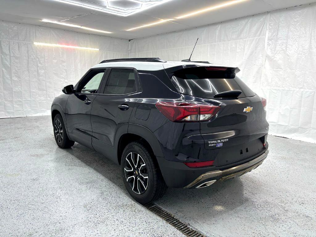 Used 2021 Chevrolet TrailBlazer ACTIV w/ Sun and Liftgate Package image 5