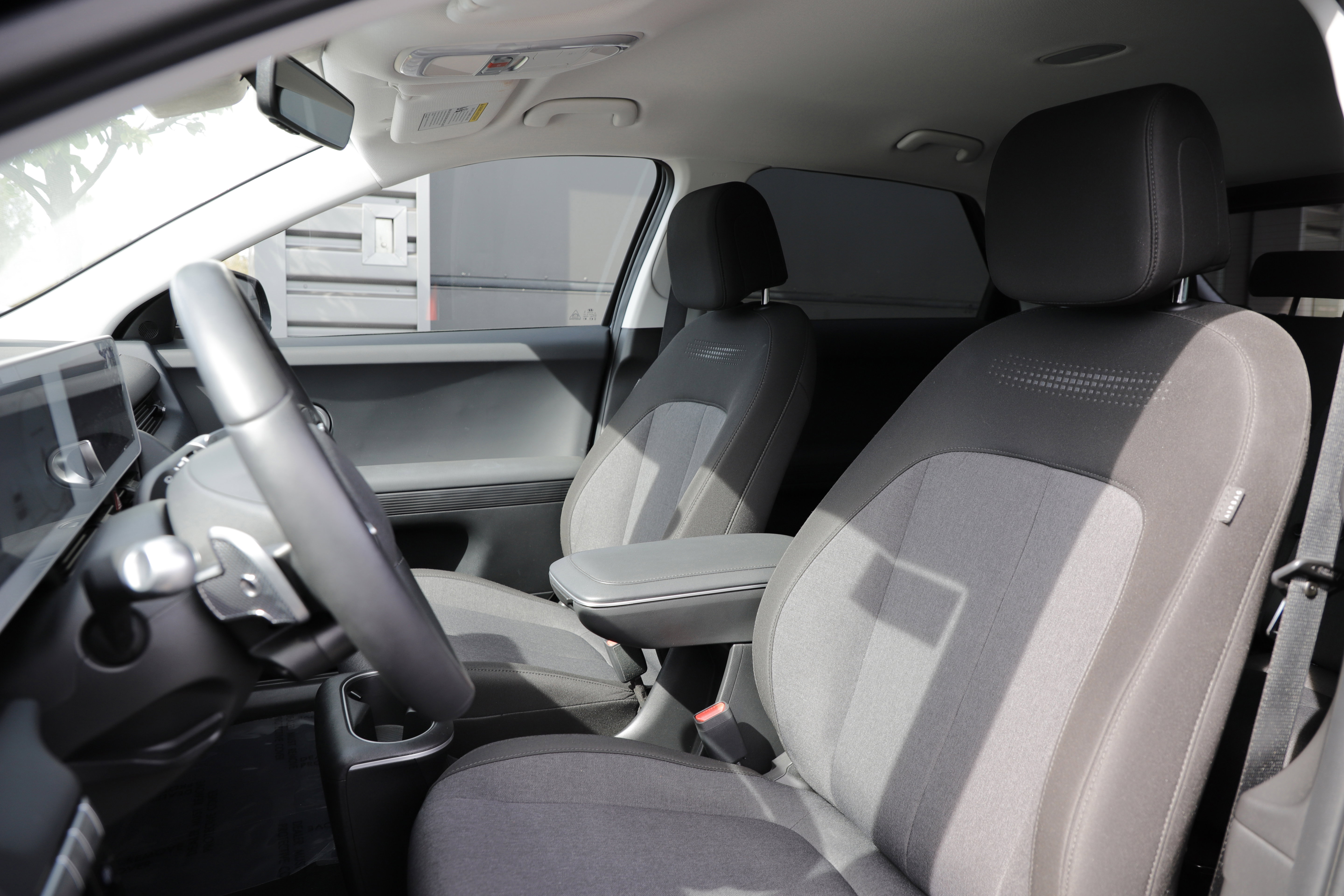 Used 2024 Hyundai Ioniq 5 SEL AWD/4WD image 16