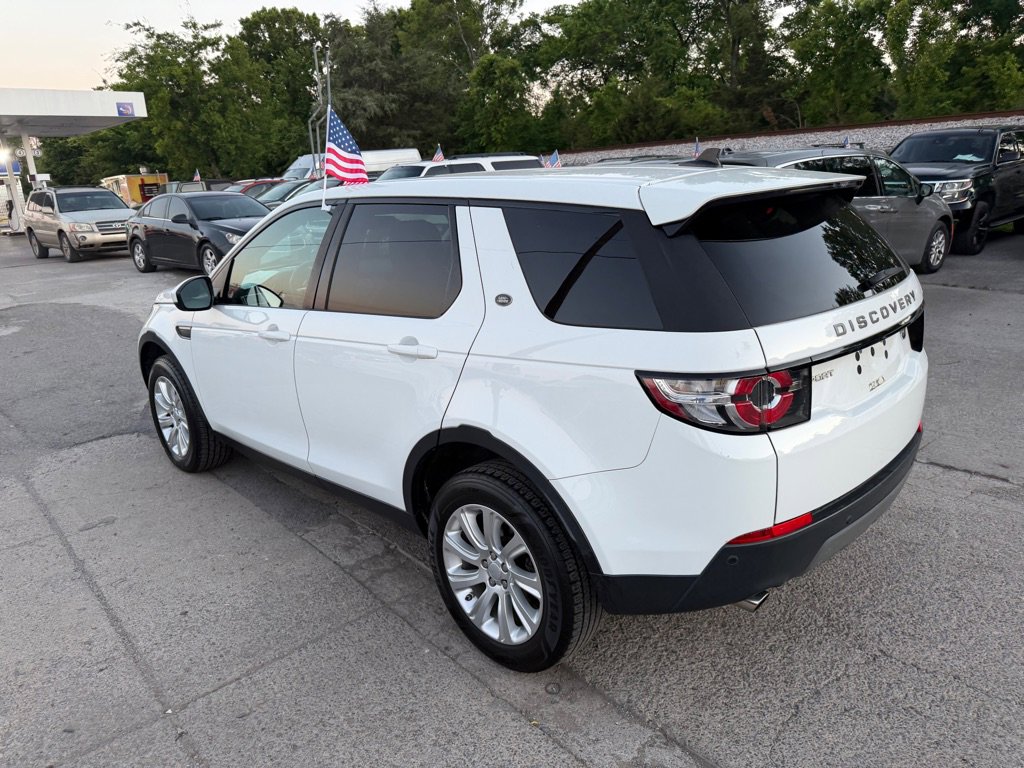 Used 2016 Land Rover Discovery Sport SE AWD/4WD image 8