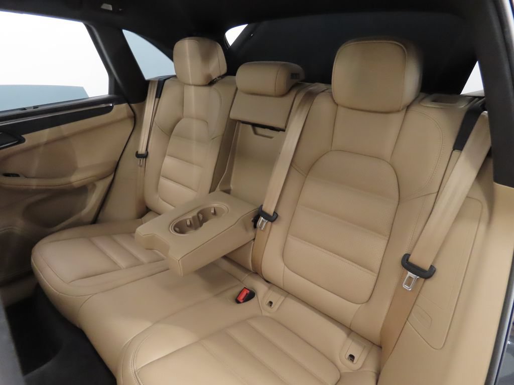 Certified 2026 Porsche Macan GTS AWD/4WD image 39