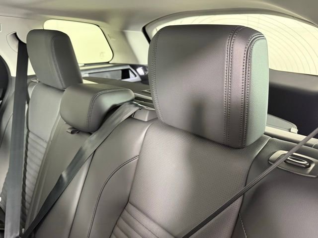 New 2025 Land Rover Discovery Sport S image 23