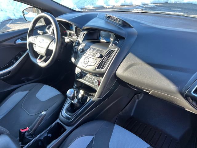 Certified 2018 Ford Focus ST image 35