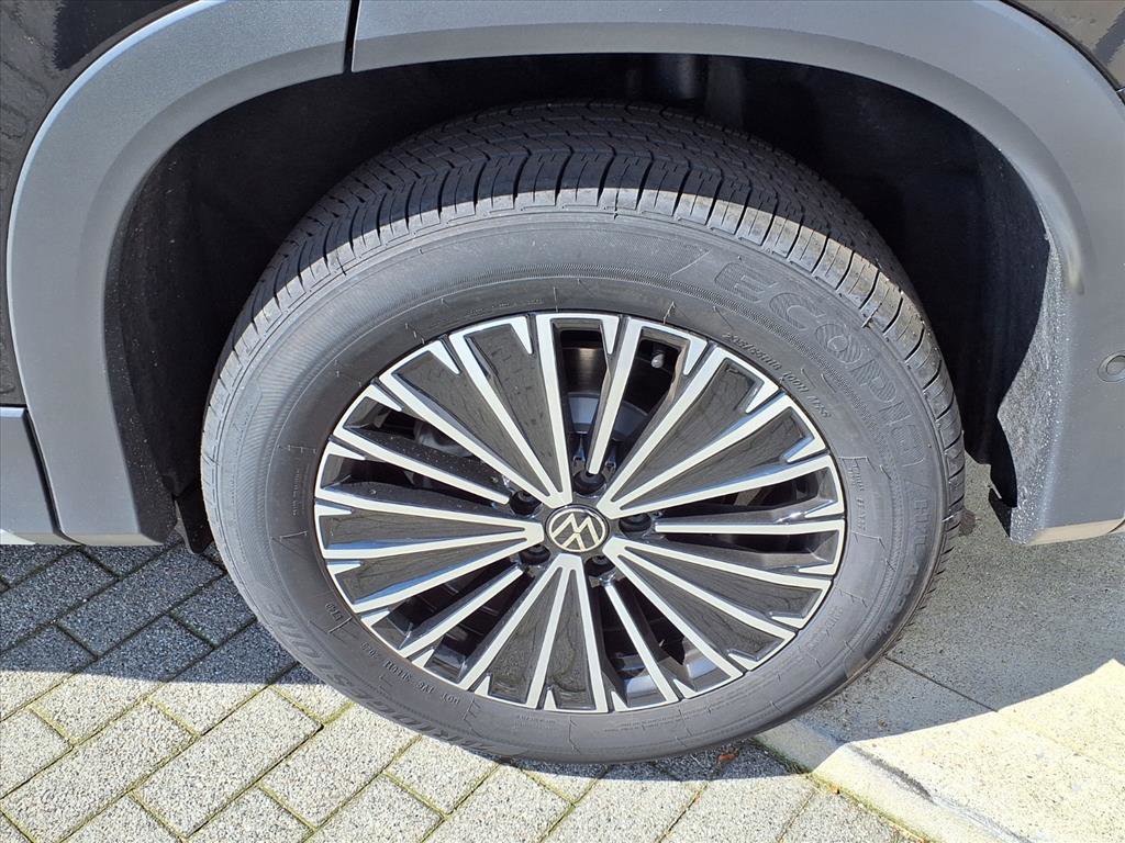 New 2025 Volkswagen Tiguan S image 10