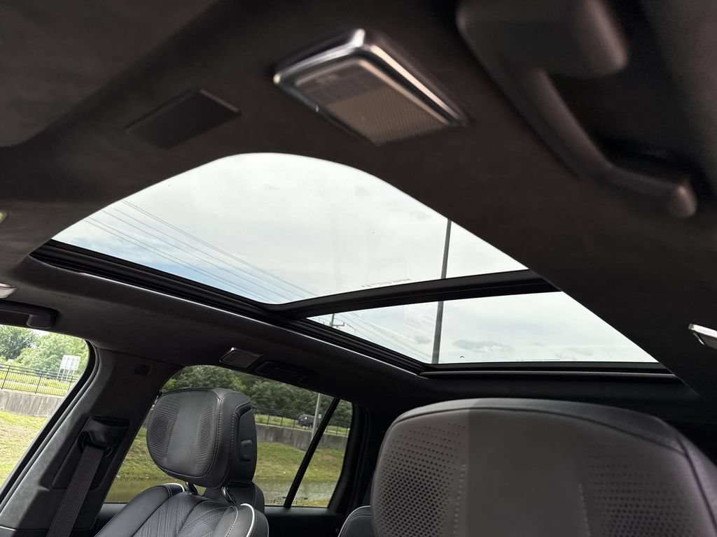 Used 2026 Cadillac Vistiq Platinum w/ LPO, Floor Liner Package AWD/4WD image 26
