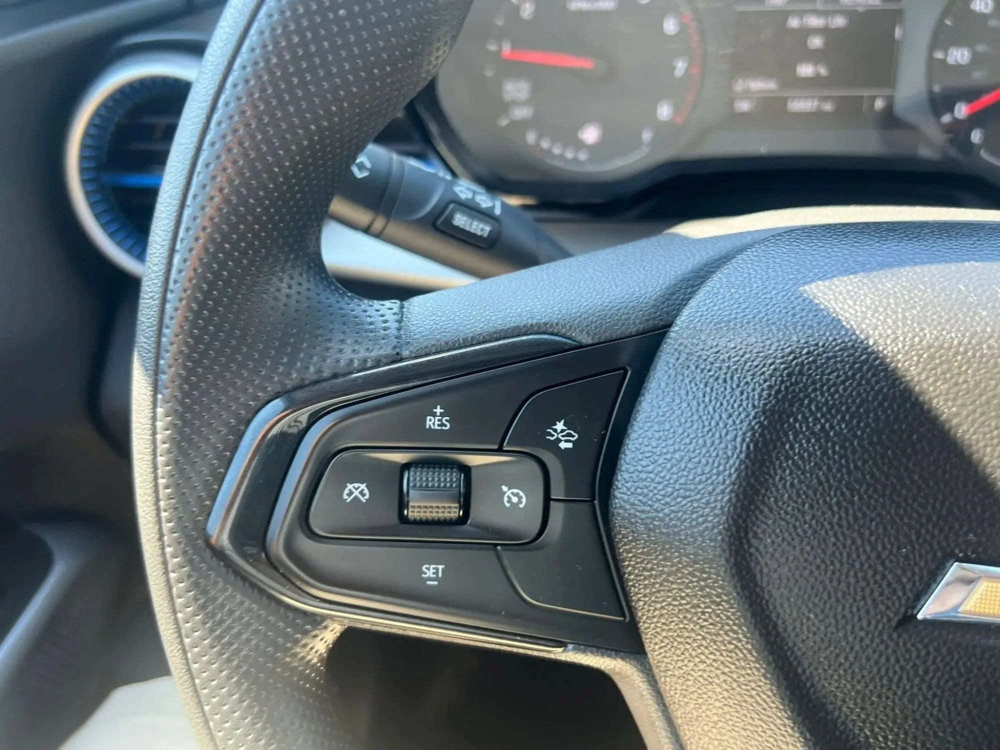 Used 2025 Chevrolet Trax LS FWD image 19