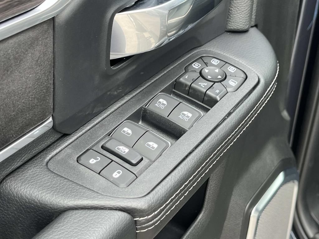New 2026 RAM 2500 Laramie AWD/4WD image 20