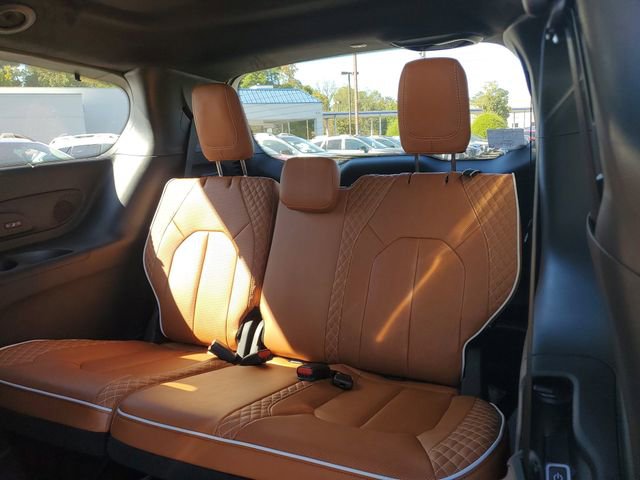 New 2026 Chrysler Pacifica Pinnacle image 14
