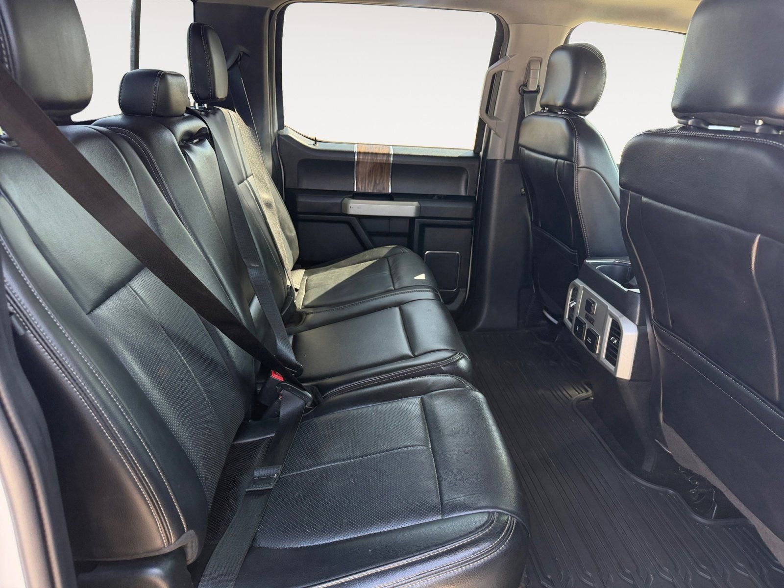 Used 2019 Ford F150 Lariat w/ Equipment Group 502A Luxury AWD/4WD image 11