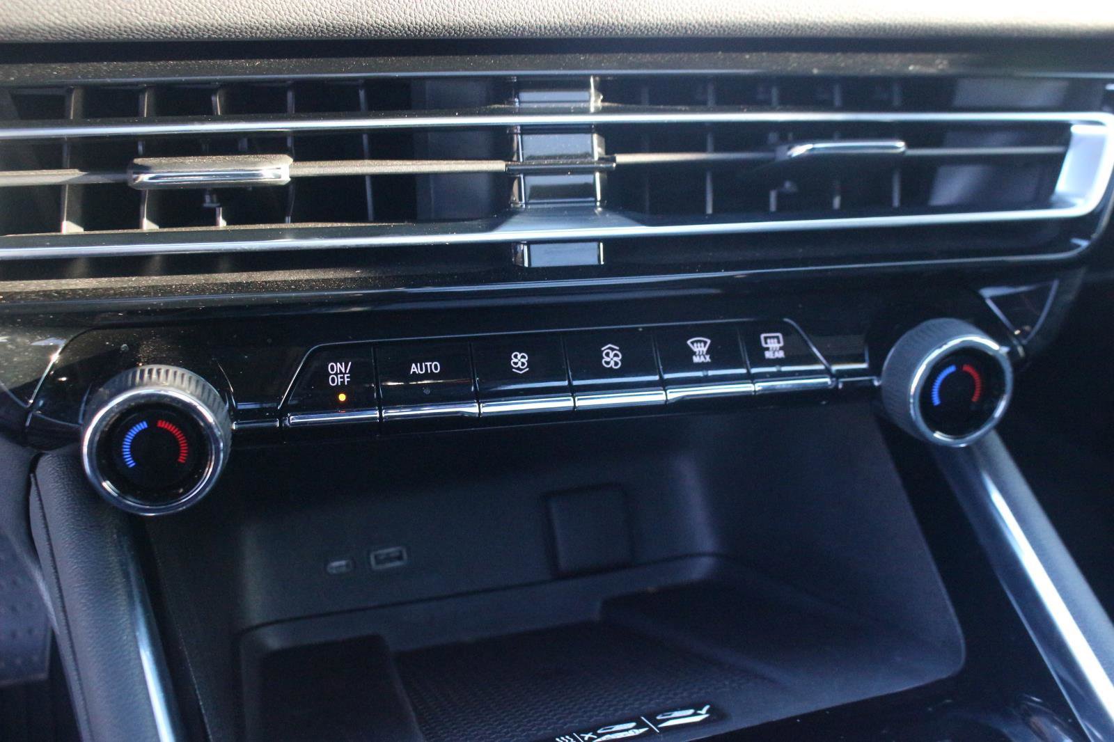 Used 2024 Chevrolet Traverse RS w/ LPO, Floor Liner Package image 28