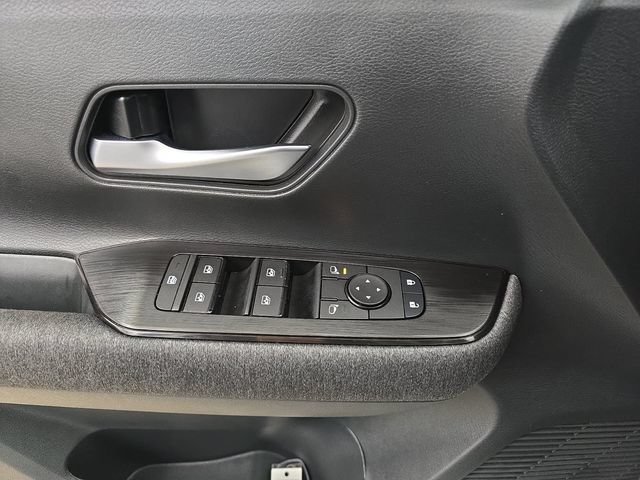 Used 2026 Nissan Kicks SV FWD image 27