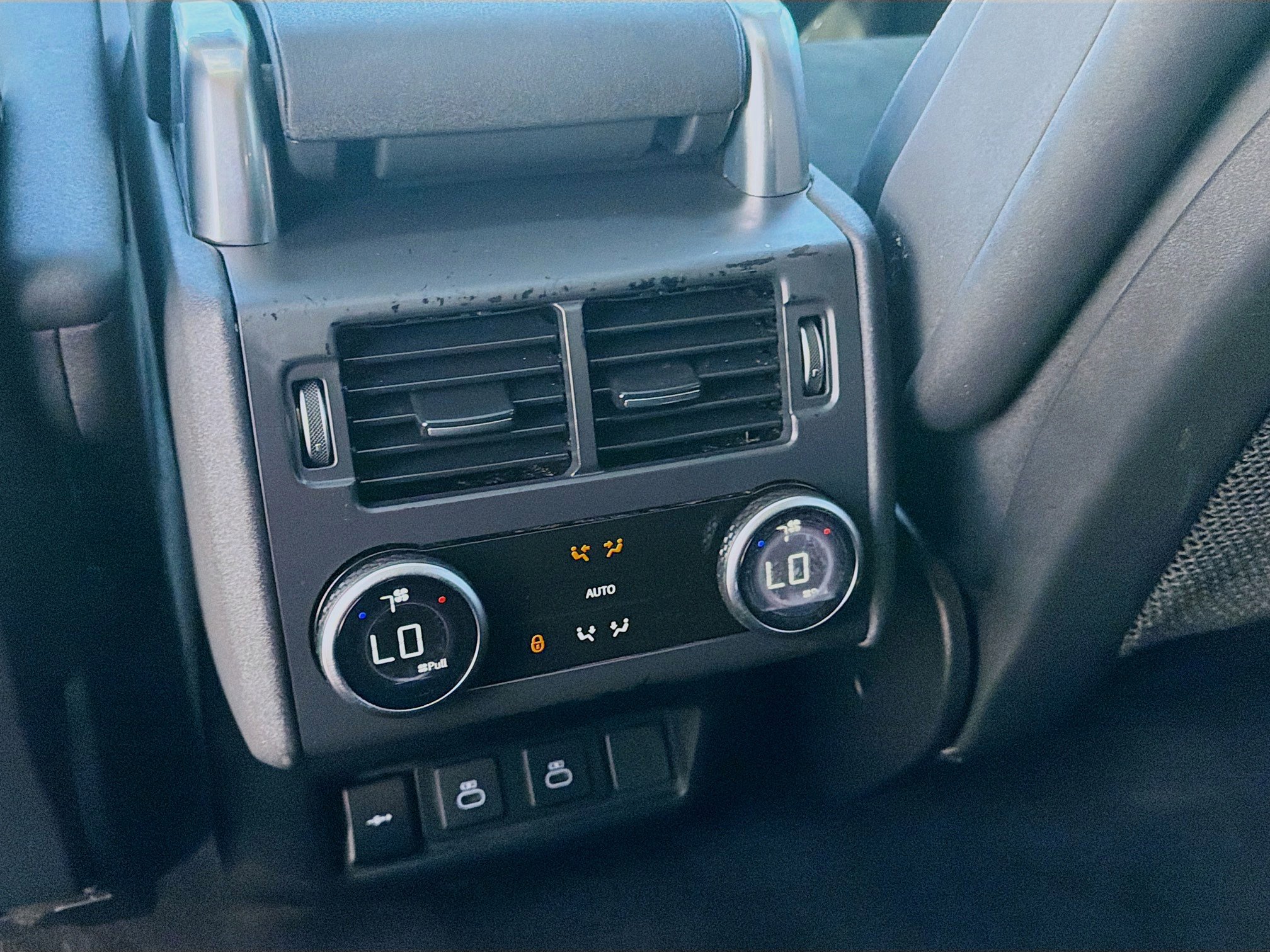 Used 2023 Land Rover Discovery S image 20