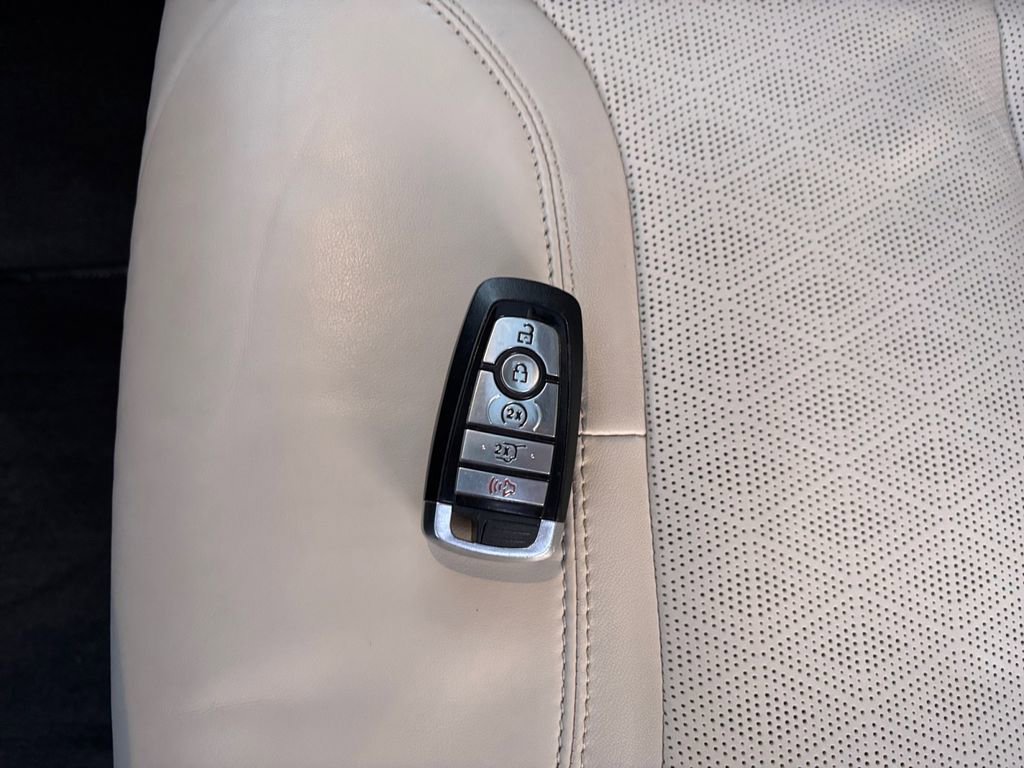 Used 2022 Ford Explorer Platinum w/ Equipment Group 601A image 33