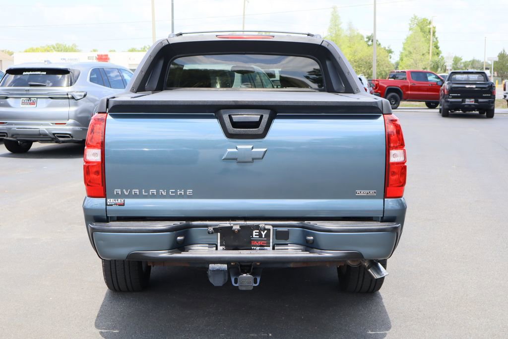 Used 2011 Chevrolet Avalanche LS image 6
