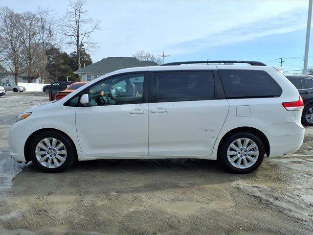 Used 2013 Toyota Sienna LE w/ Towing Pkg image 8