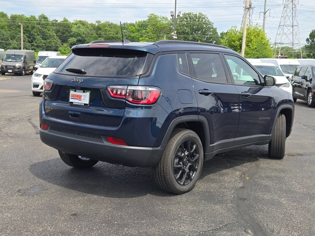 New 2026 Jeep Compass Latitude AWD/4WD image 16