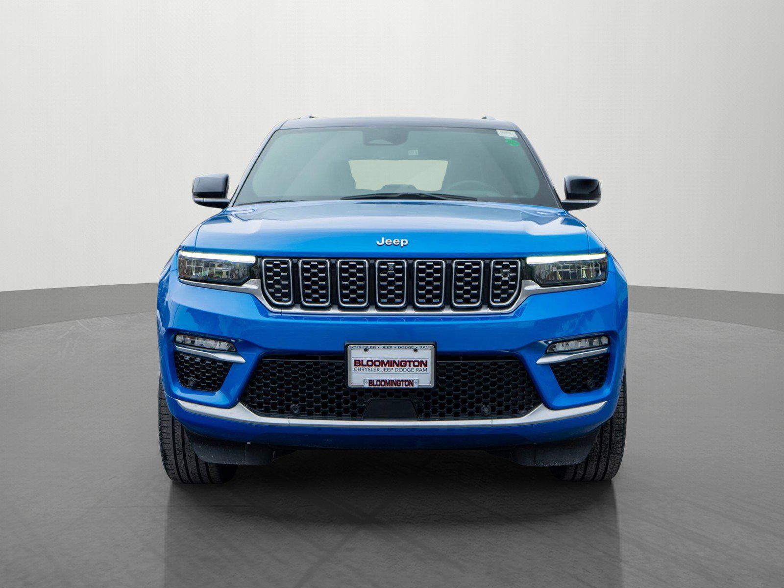 Used 2023 Jeep Grand Cherokee Summit w/ Adv Protech Group IV image 2