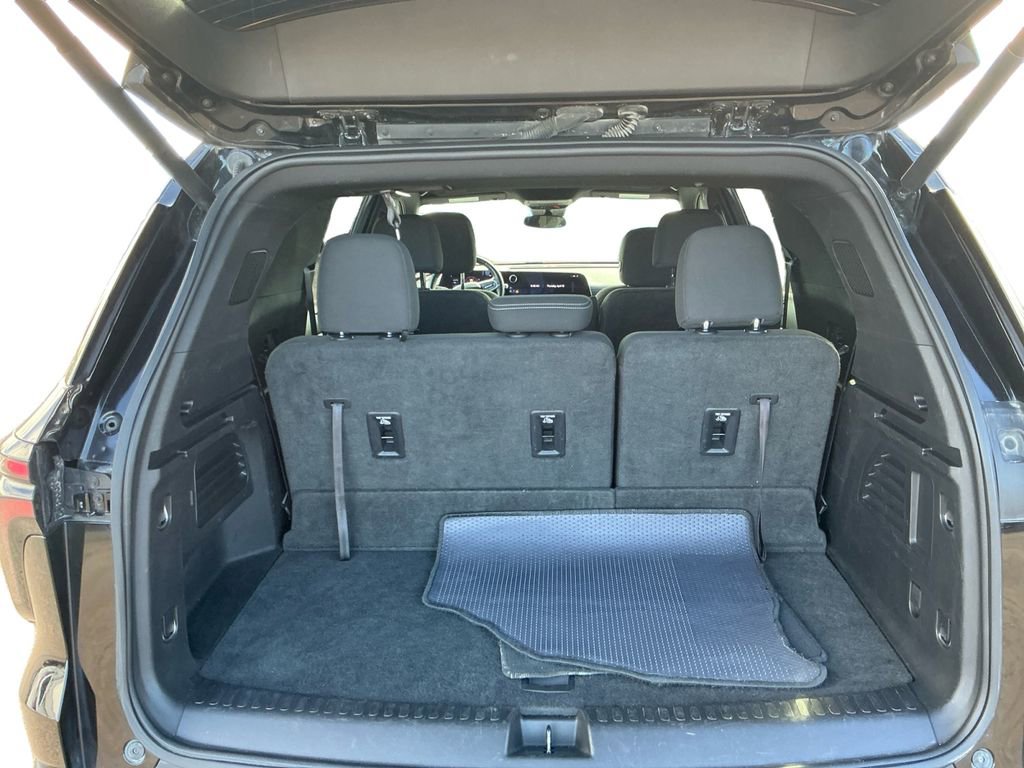 Used 2024 Chevrolet Traverse LT image 20