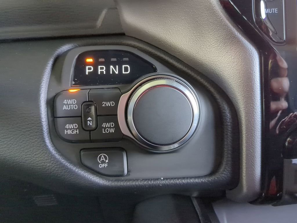 New 2026 RAM 1500 Big Horn AWD/4WD image 9