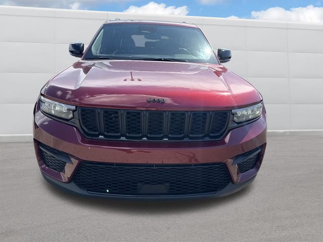 Used 2023 Jeep Grand Cherokee Altitude AWD/4WD image 13
