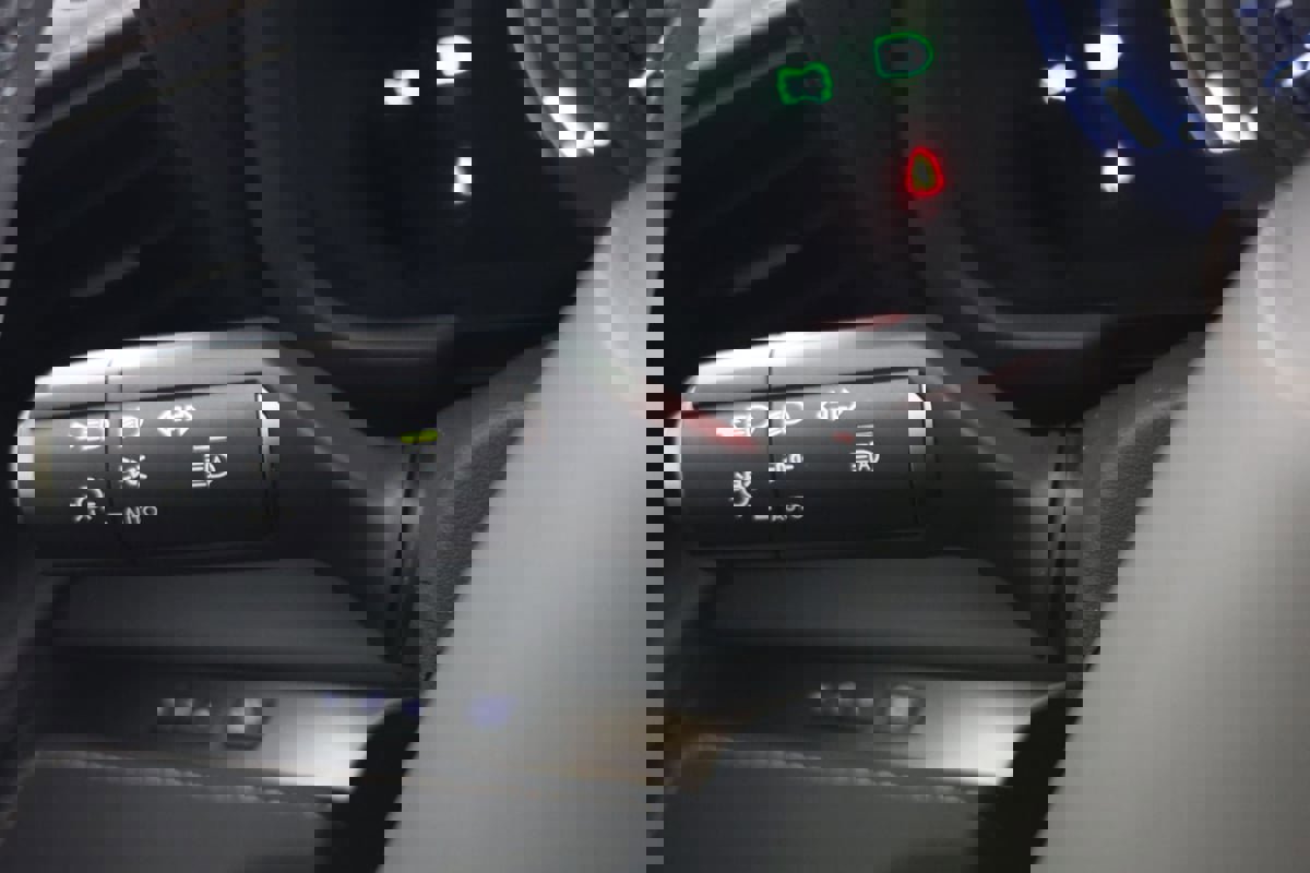 Used 2022 Lexus LC 500 Coupe w/ Performance Package RWD image 25