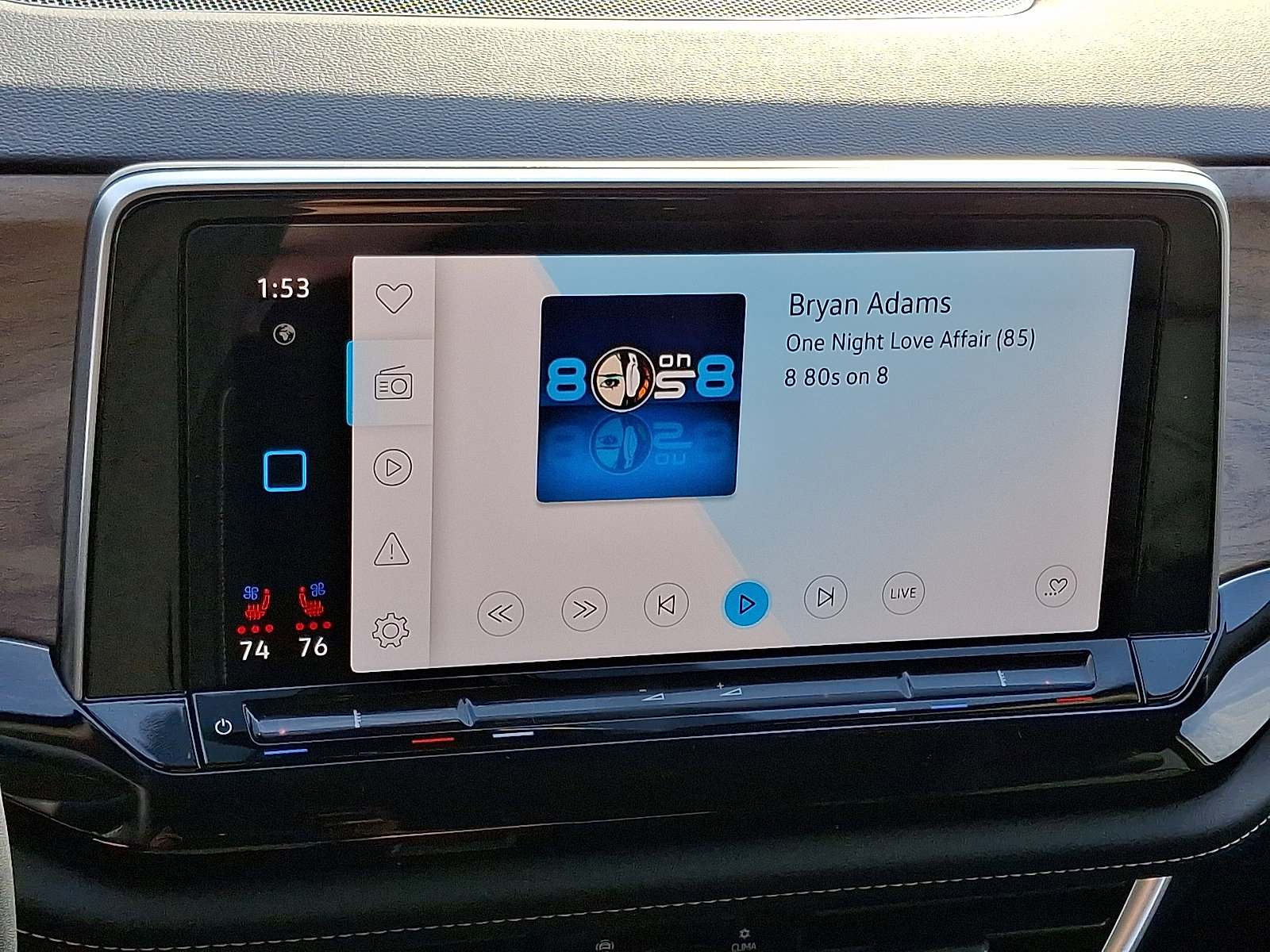 New 2025 Volkswagen Atlas SE image 9