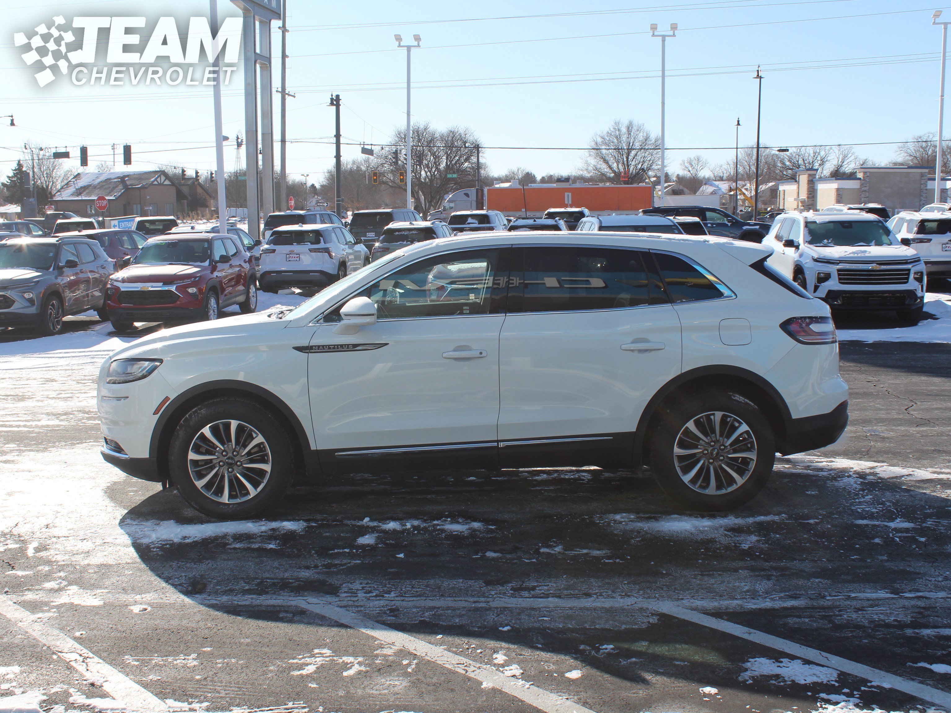 Used 2022 Lincoln Nautilus Reserve image 7