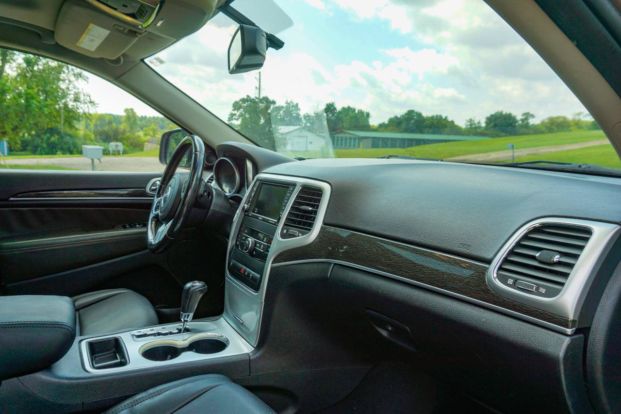 Used 2011 Jeep Grand Cherokee 70th Anniversary AWD/4WD image 21
