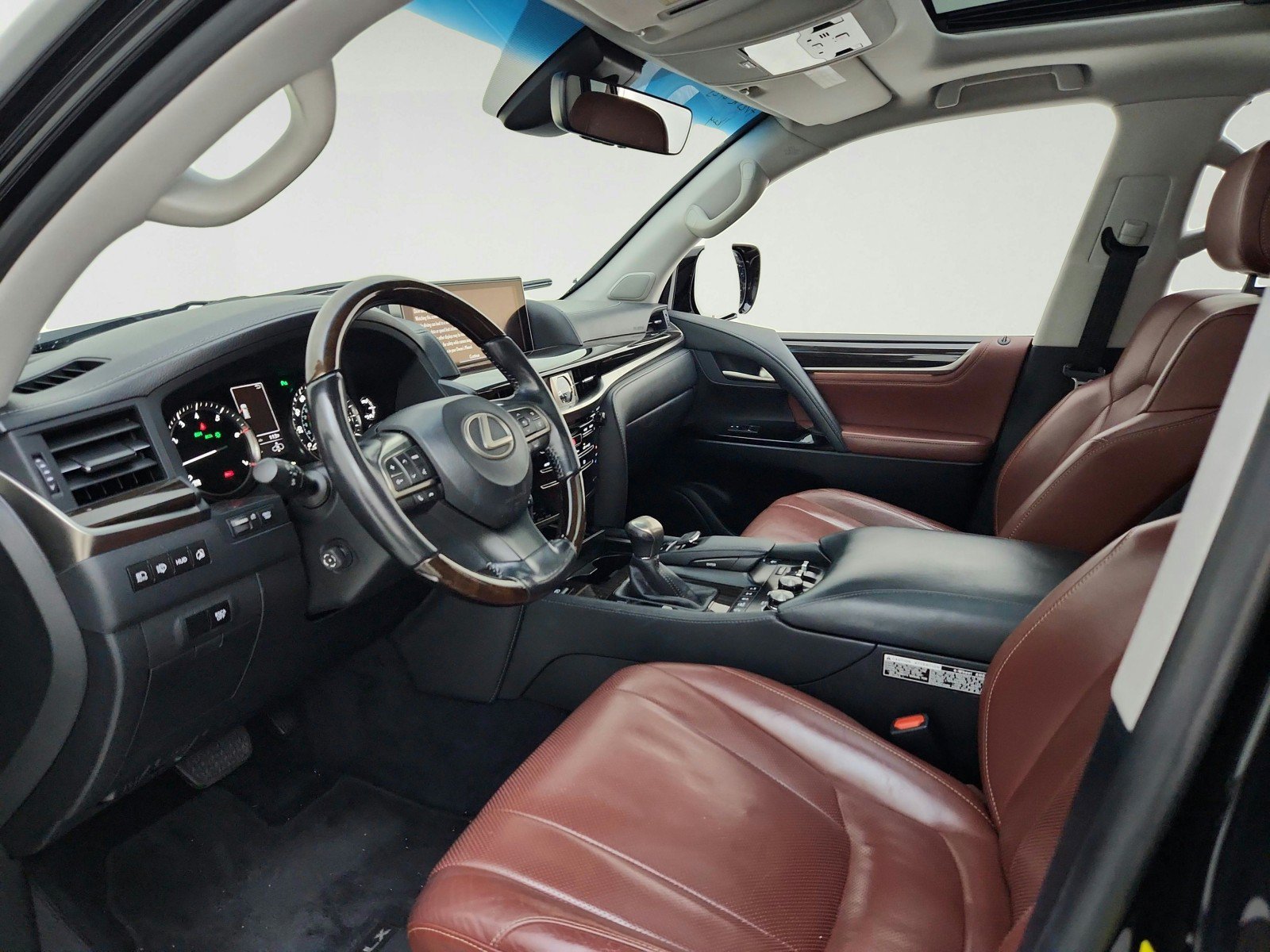 Used 2016 Lexus LX 570 4WD w/ Luxury Package image 16