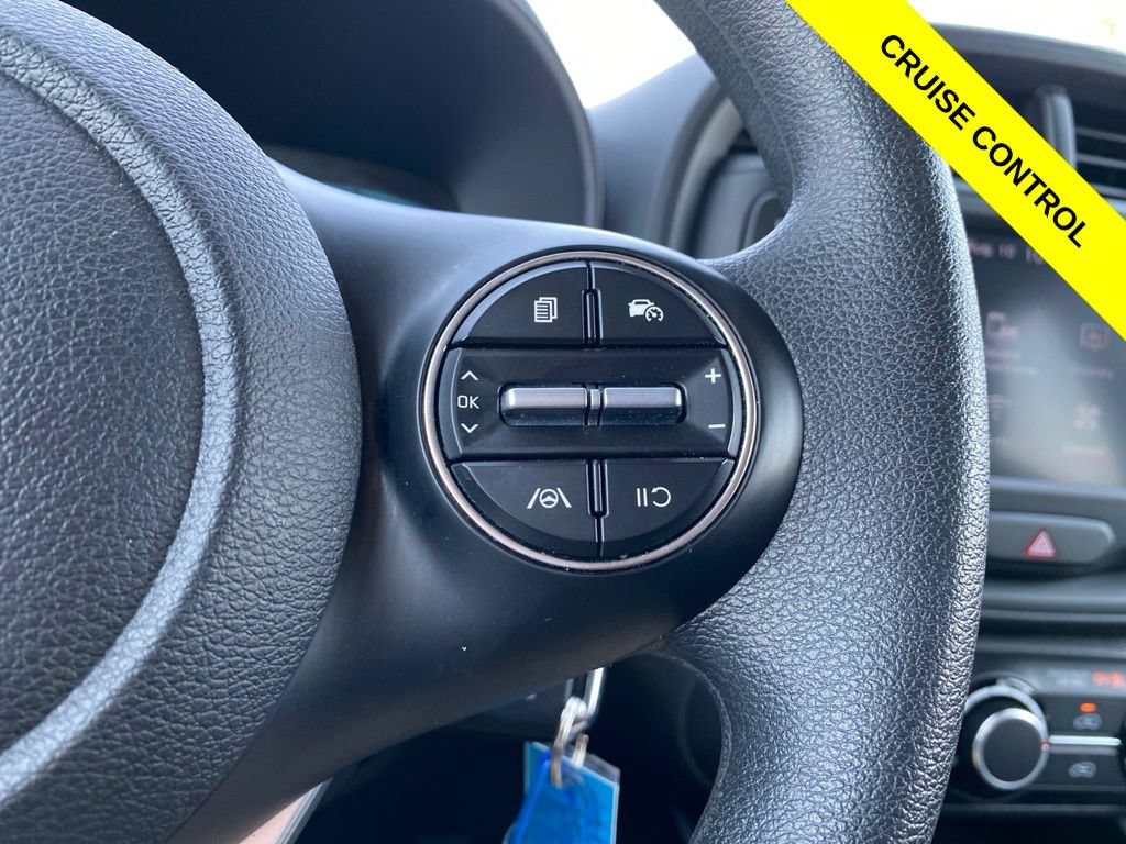 Used 2025 Kia Soul LX w/ LX Technology Package FWD image 11