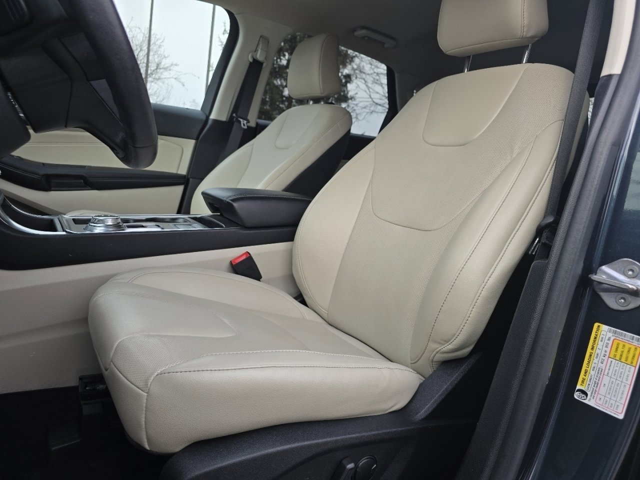 Used 2022 Ford Edge Titanium w/ Equipment Group 301A image 25