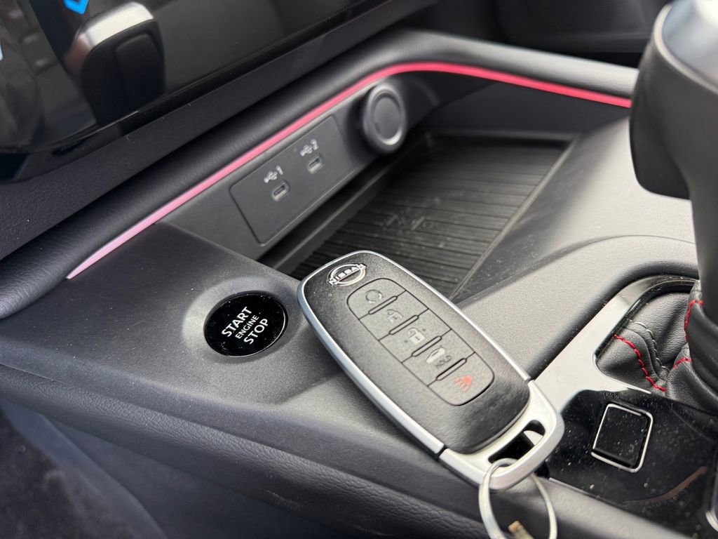 New 2026 Nissan Sentra SR w/ SR Premium Package FWD image 31