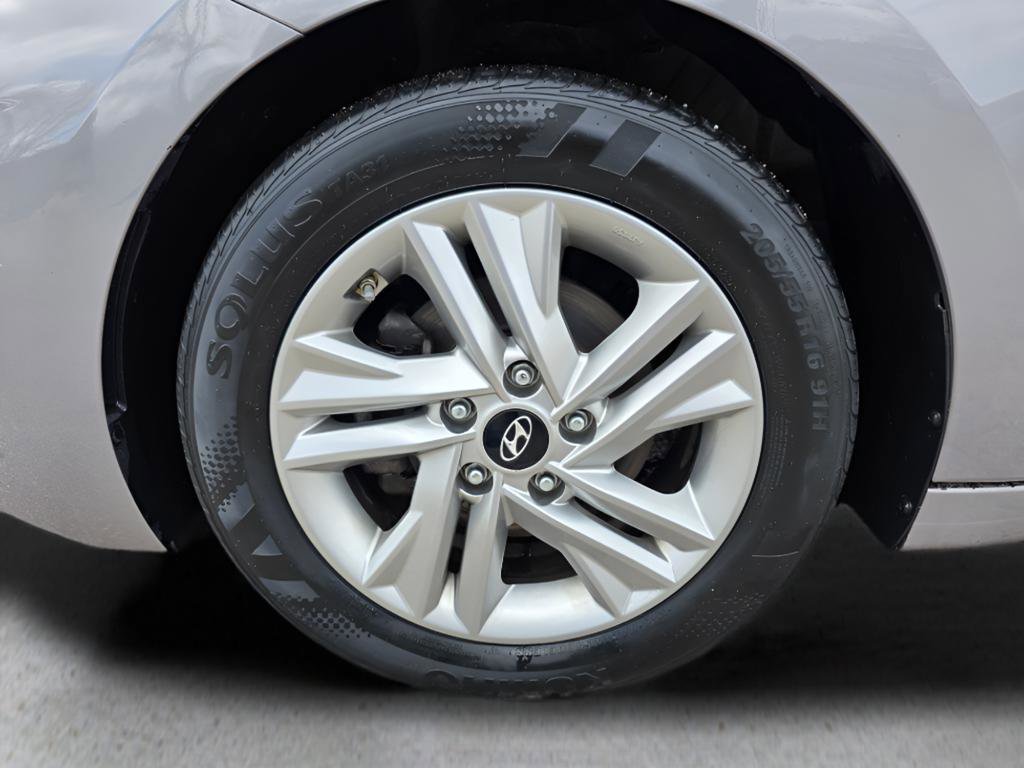 Used 2020 Hyundai Elantra Value Edition image 11