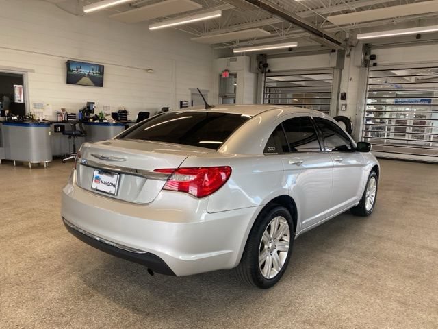 Used 2012 Chrysler 200 Touring FWD image 5