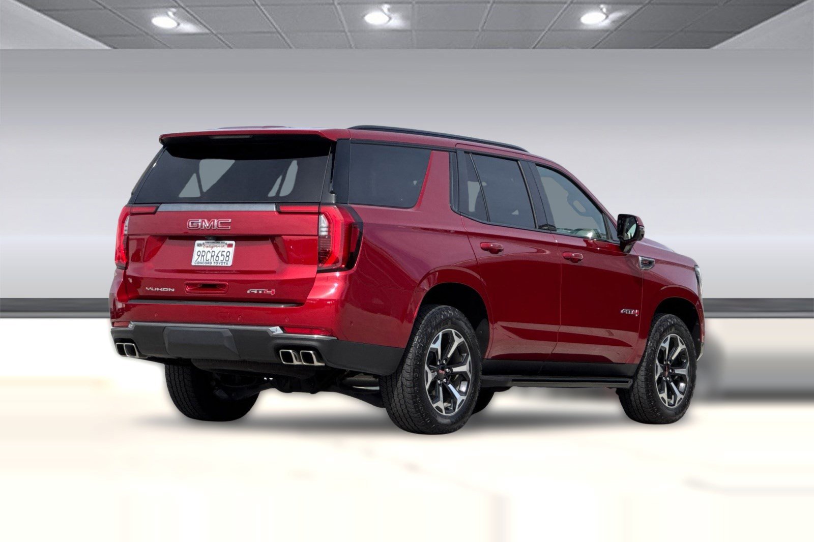 Used 2025 GMC Yukon AT4 AWD/4WD image 3