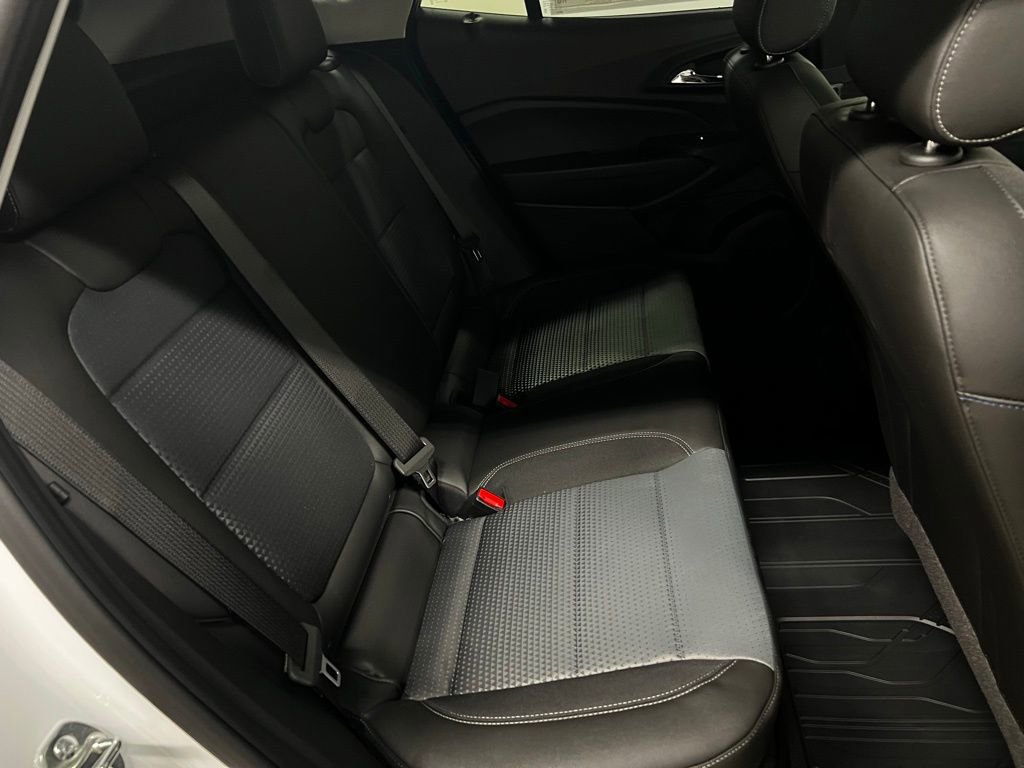 New 2026 Chevrolet Trax LT w/ Sunroof Package image 30