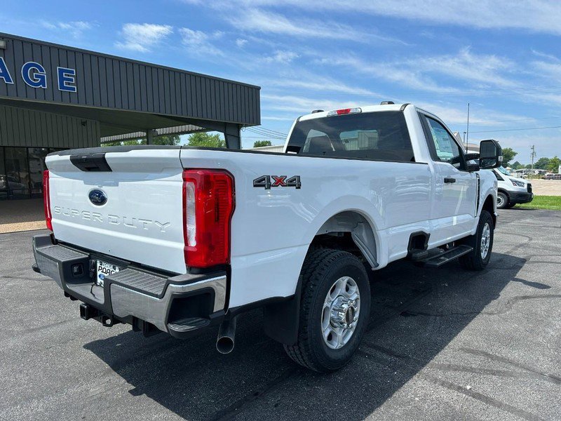 New 2025 Ford F250 XLT image 3