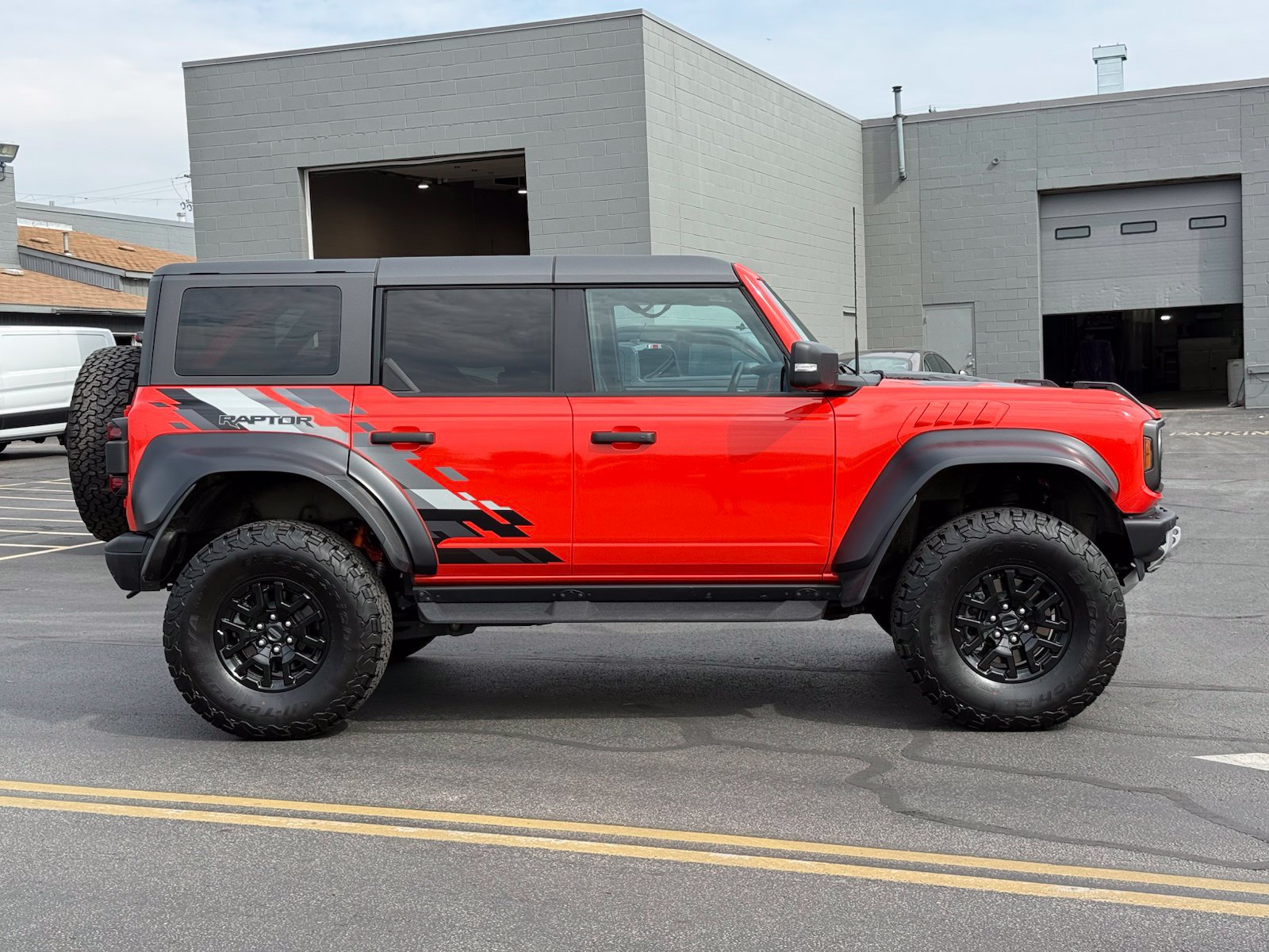 Used 2023 Ford Bronco Raptor AWD/4WD image 3