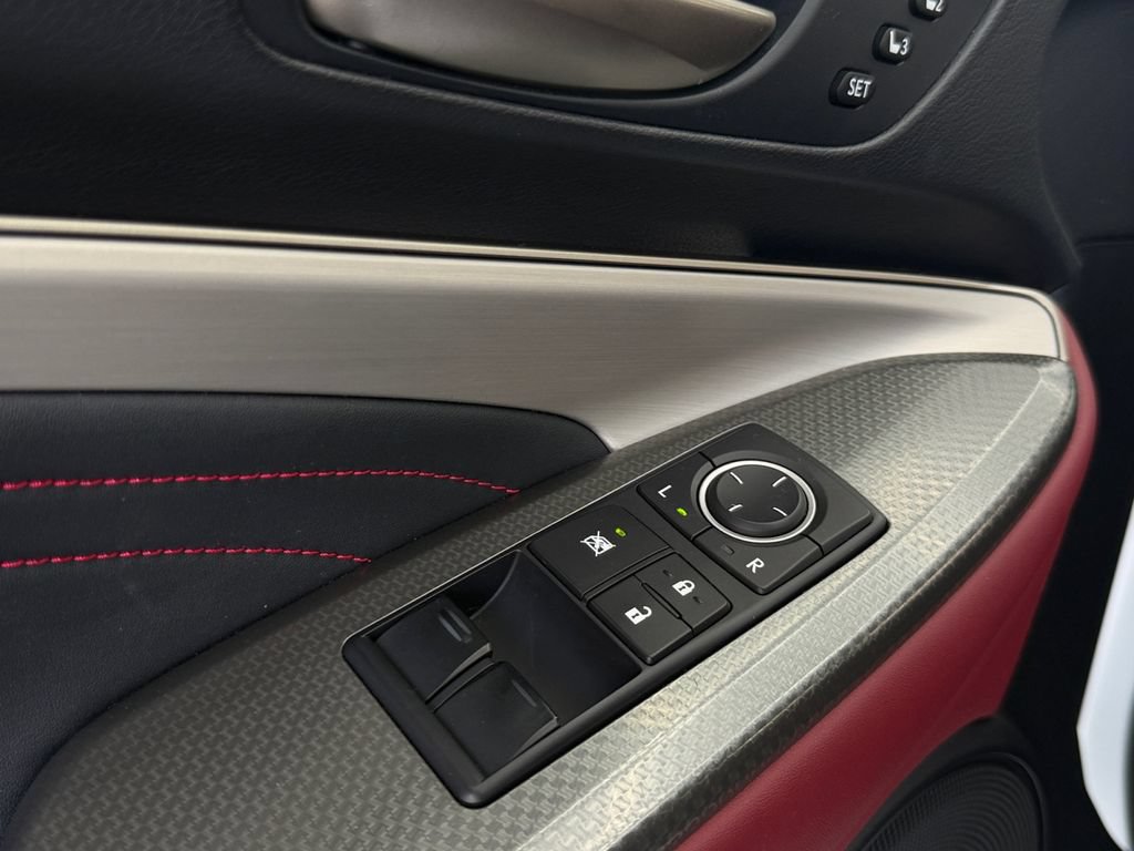 Used 2016 Lexus RC 200t RWD image 18