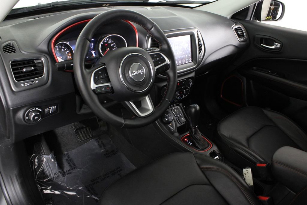 Used 2020 Jeep Compass Trailhawk w/ Leather Interior Group AWD/4WD image 18
