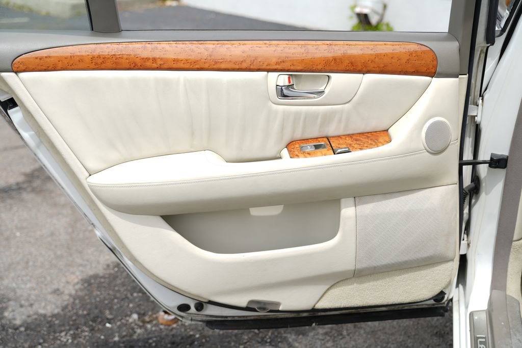 Used 2005 Lexus LS 430 RWD image 24