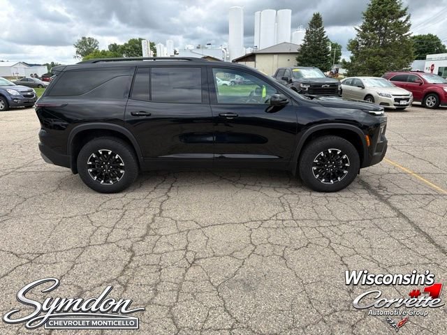Used 2025 Chevrolet Traverse Z71 w/ LPO, Illumination Package AWD/4WD image 3