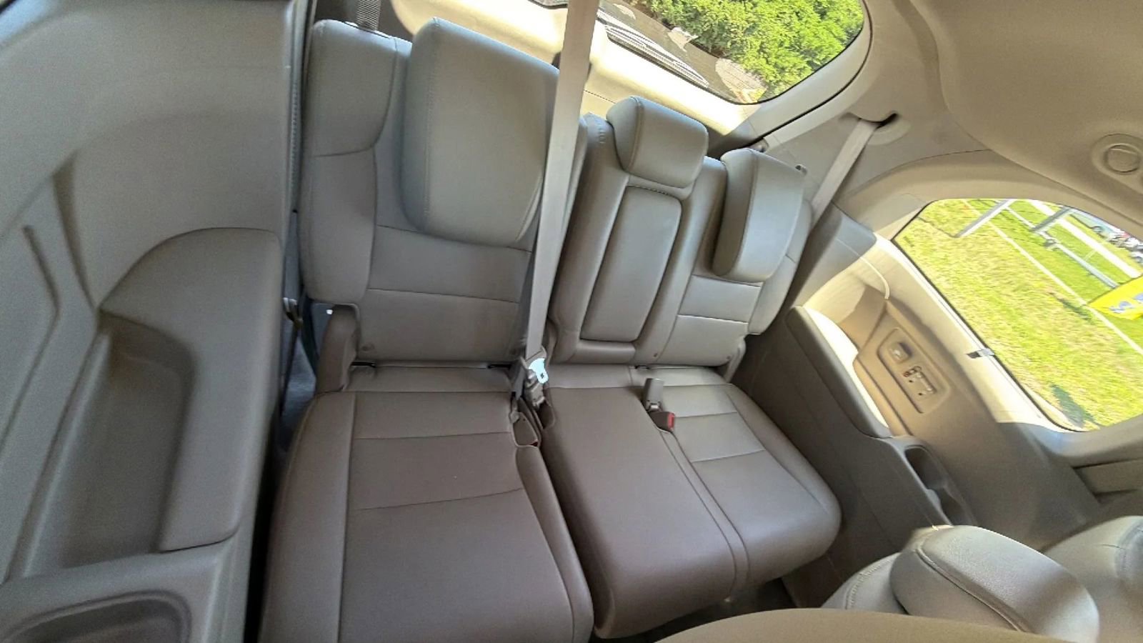 Used 2015 Honda Odyssey Touring Elite image 46
