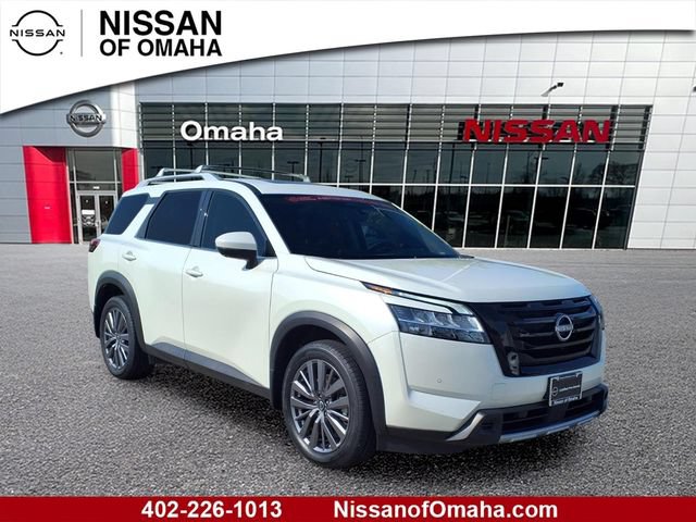 Certified 2023 Nissan Pathfinder SL w/ SL Premium Package AWD/4WD image 1