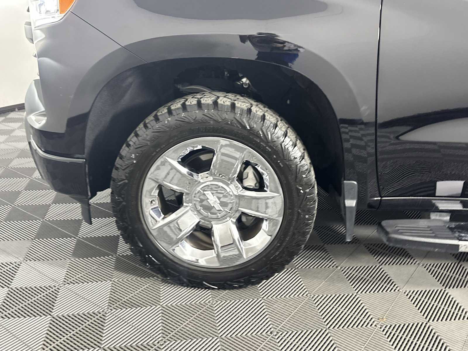 Used 2025 Chevrolet Silverado 1500 RST w/ Convenience Package II image 12