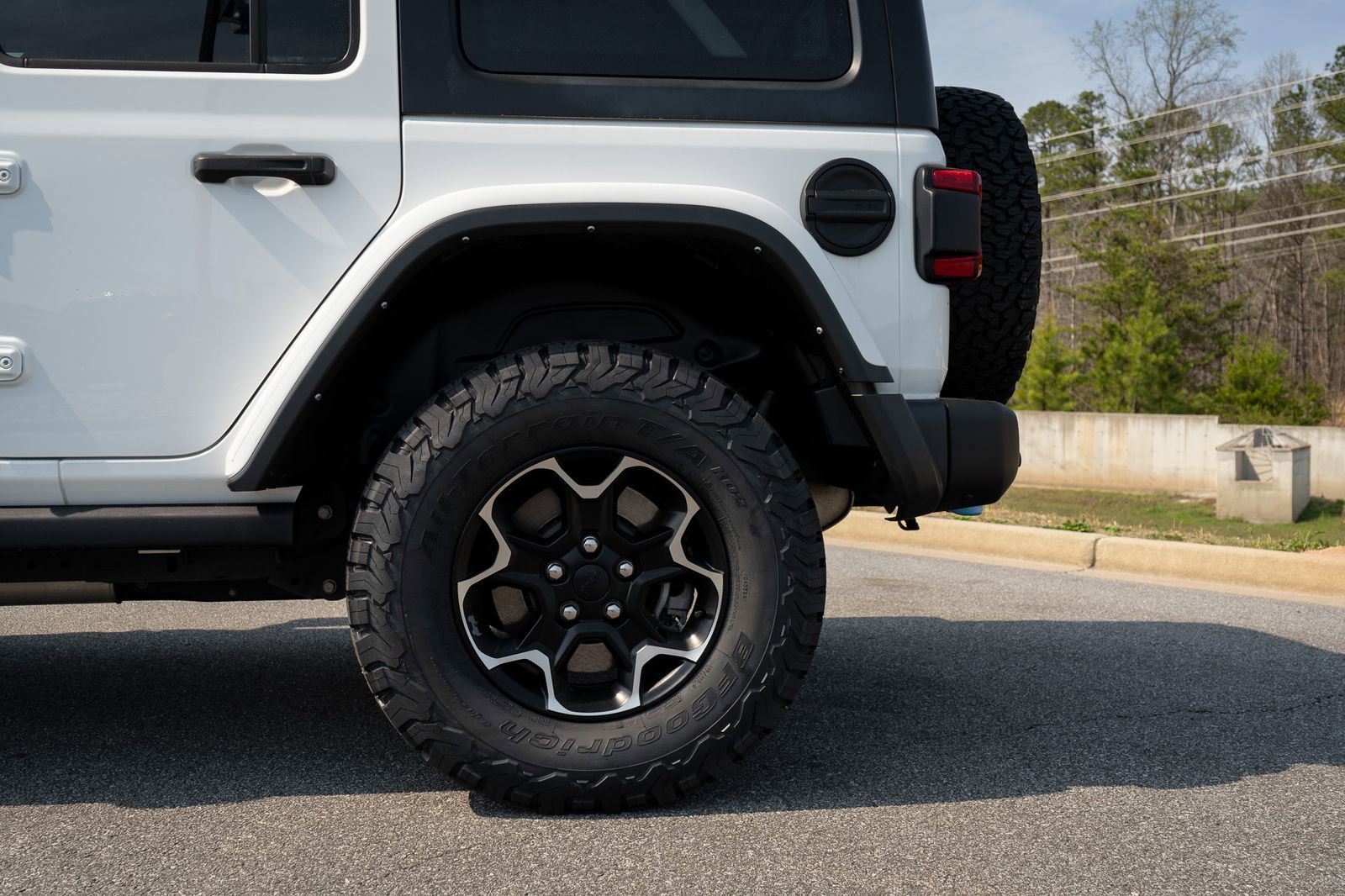 Used 2021 Jeep Wrangler Unlimited Rubicon 4xe w/ Dual Top Group image 6