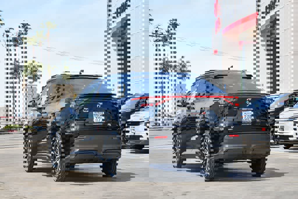 Used 2024 Toyota bZ4X XLE w/ Weather Package image 9