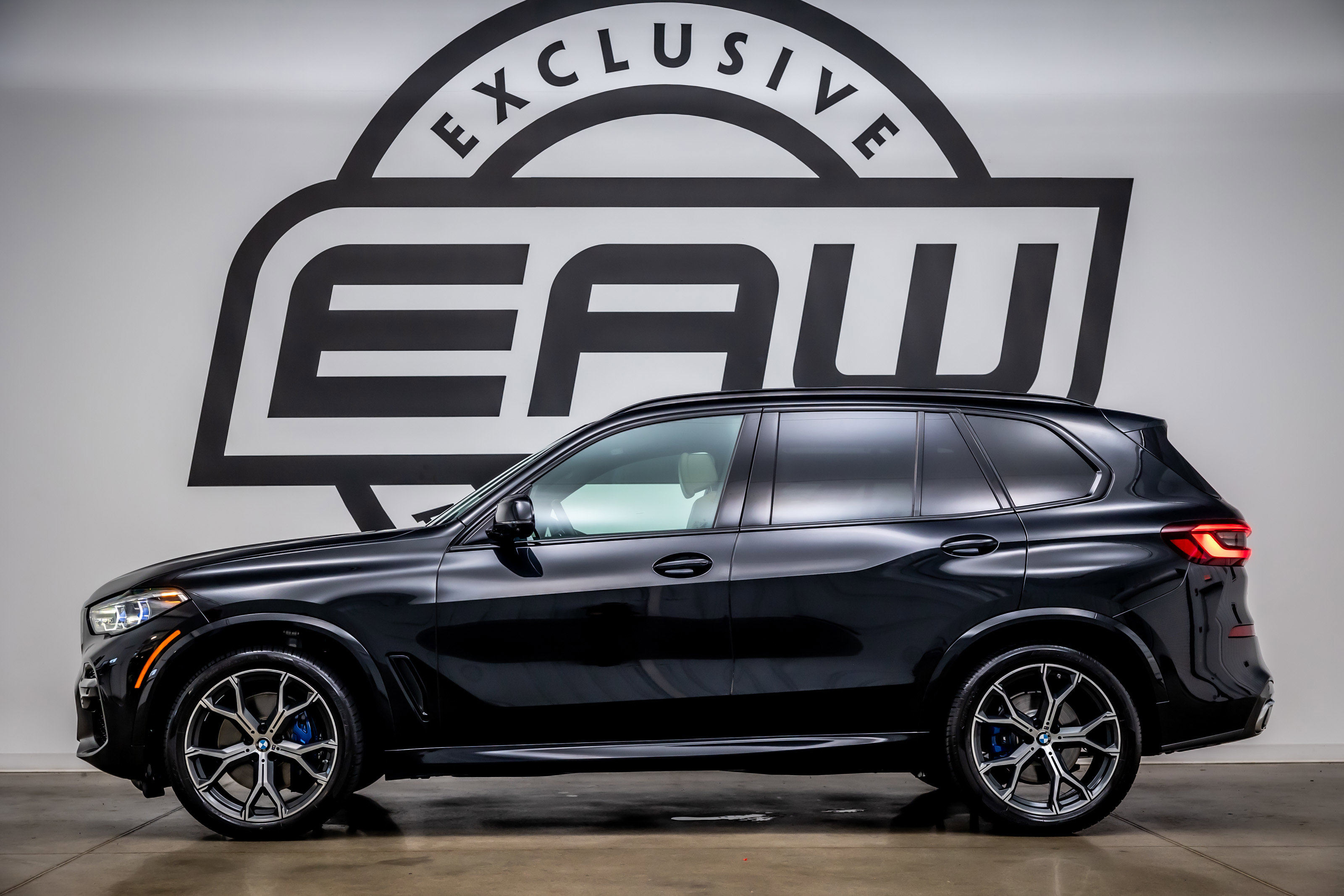 Used 2022 BMW X5 xDrive40i w/ M Sport Package AWD/4WD image 5